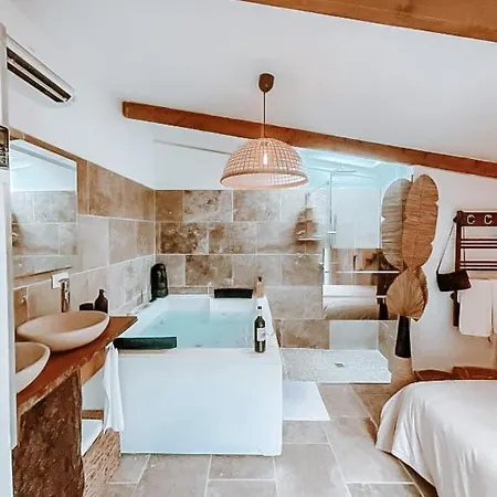 Superbe Chambre Romantique Avec Spa Prive 아파트