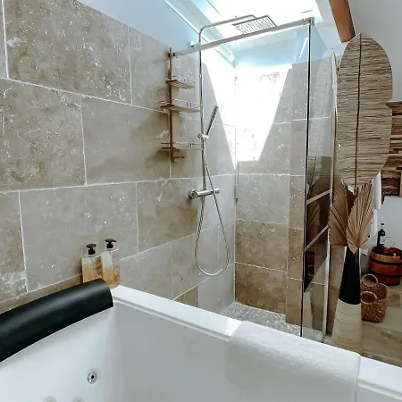 Superbe Chambre Romantique Avec Spa Prive 아파트